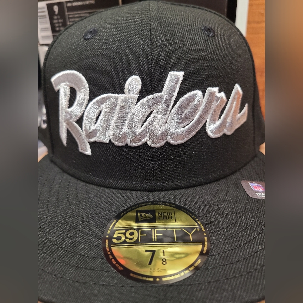 *SOLD* Las Vegas Raiders Fitted Hat size 7 1/8 New Era Hat Club